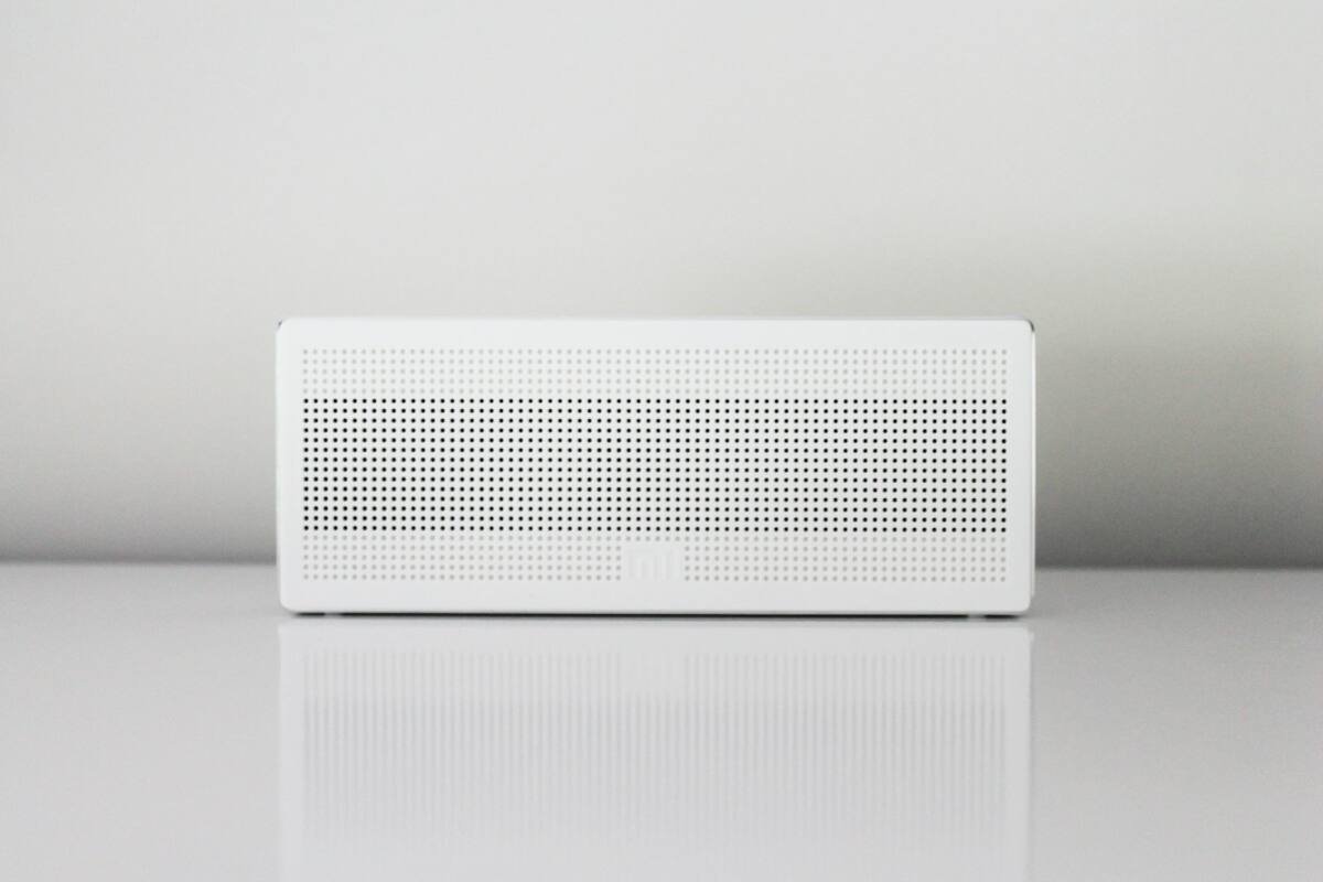 White home air purifier device